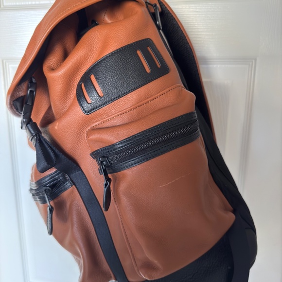 Coach Leather Backpack (Rucksack) - Large Capacity - Picture 3 of 9